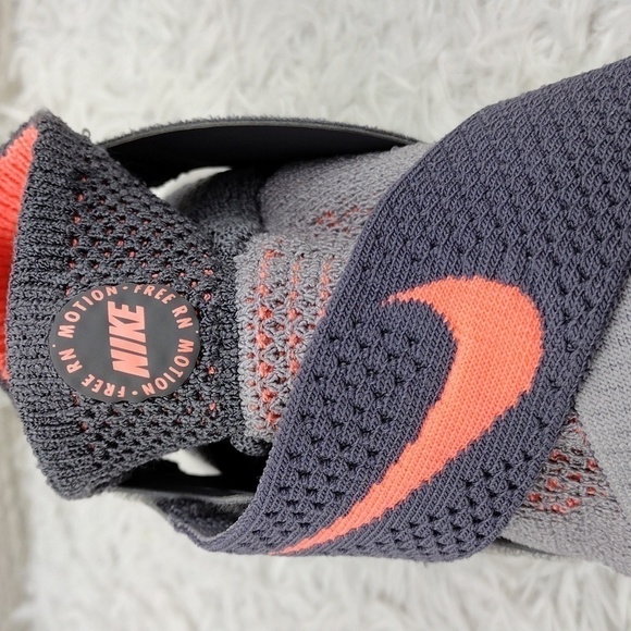 Nike Free RN Motion Flyknit 2018 Grey Crimson Pulse Fabric Upper Pull On Sneaker - Picture 11 of 16